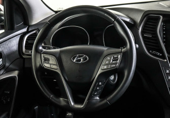 Подержанный автомобиль Hyundai Santa Fe 2013 года (11 фото)