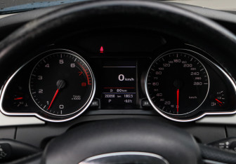 Подержанный автомобиль Audi A5 Coupe 2009 года (19 фото)