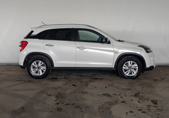 Подержанный автомобиль Citroen C4 Aircross 2012 года (4 фото)