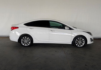 Подержанный автомобиль Hyundai i40 Sedan 2015 года (4 фото)