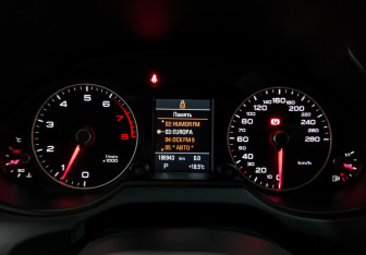 Подержанный автомобиль Audi Q5 2013 года (16 фото)