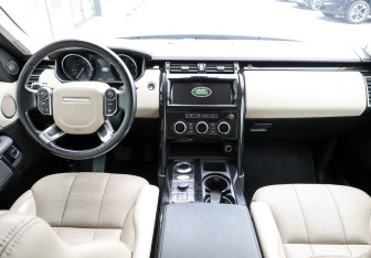 Подержанный автомобиль Land Rover Discovery 2018 года (15 фото)