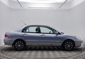 Подержанный автомобиль Mitsubishi Lancer Sedan 2007 года (4 фото)
