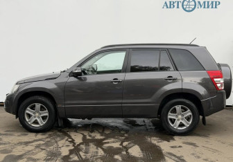 Подержанный автомобиль Suzuki Grand Vitara 2013 года (5 фото)