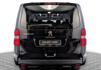 Подержанный автомобиль Peugeot Traveller 2021 года (6 фото)