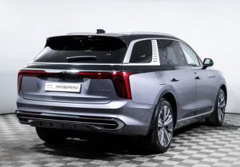 Подержанный автомобиль Hongqi E-HS9 2021 года (5 фото)