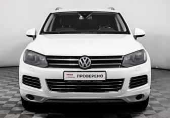 Подержанный автомобиль Volkswagen Touareg 2013 года (2 фото)