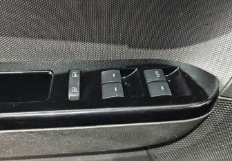 Подержанный автомобиль Mazda Tribute 2007 года (15 фото)