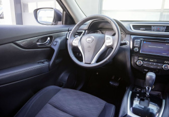 Подержанный автомобиль Nissan X-Trail 2018 года (13 фото)