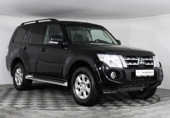 Подержанный автомобиль Mitsubishi Pajero 2013 года (3 фото)