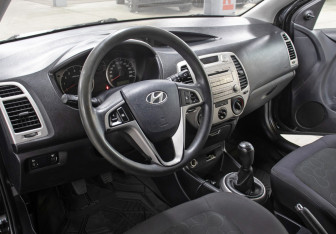 Подержанный автомобиль Hyundai i20 2009 года (15 фото)