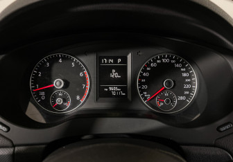 Подержанный автомобиль Volkswagen Jetta Sedan 2014 года (11 фото)