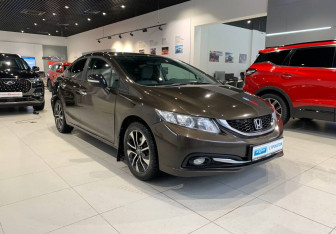 Подержанный автомобиль Honda Civic Sedan 2013 года (3 фото)