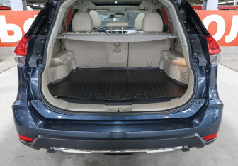 Подержанный автомобиль Nissan X-Trail 2020 года (10 фото)
