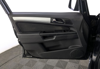 Подержанный автомобиль Opel Zafira Compactvan 2012 года (19 фото)