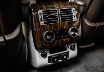 Подержанный автомобиль Land Rover Range Rover 2021 года (20 фото)