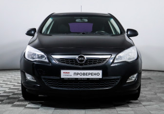 Подержанный автомобиль Opel Astra Hatchback 2012 года (2 фото)