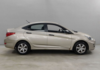 Подержанный автомобиль Hyundai Solaris Sedan 2012 года (4 фото)