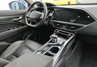 Подержанный автомобиль Geely Tugella 2022 года (10 фото)