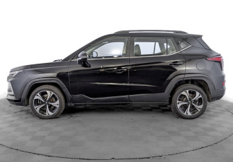 Подержанный автомобиль Москвич 3 2023 года (8 фото)