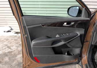 Подержанный автомобиль Kia Sorento 2017 года (19 фото)