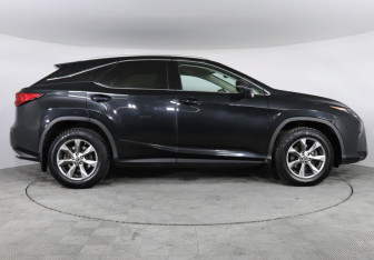 Подержанный автомобиль Lexus RX 2019 года (4 фото)