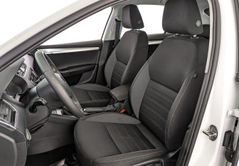 Подержанный автомобиль Skoda Octavia Liftback 2018 года (20 фото)