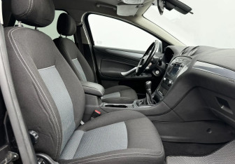 Подержанный автомобиль Ford Mondeo Sedan 2012 года (10 фото)