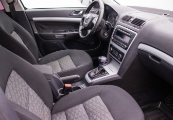 Подержанный автомобиль Skoda Octavia Liftback 2011 года (9 фото)