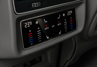 Подержанный автомобиль Audi Q7 2021 года (23 фото)