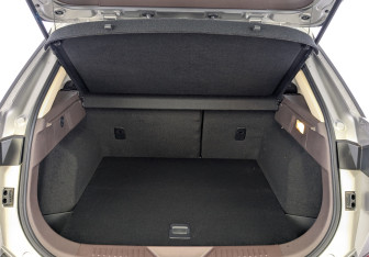 Новый FAW Bestune T77 2024 (8 фото)