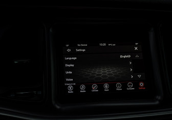 Подержанный автомобиль Dodge Challenger 2020 года (19 фото)