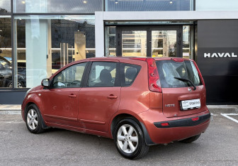 Подержанный автомобиль Nissan Note 2007 года (7 фото)