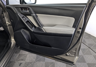Подержанный автомобиль Subaru Forester Suv 2017 года (25 фото)
