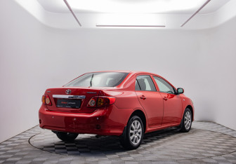 Подержанный автомобиль Toyota Corolla Sedan 2008 года (5 фото)