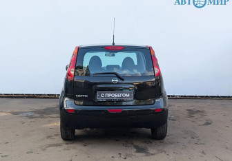 Подержанный автомобиль Nissan Note 2010 года (6 фото)
