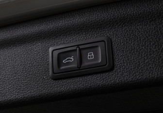 Подержанный автомобиль Audi Q3 2020 года (19 фото)