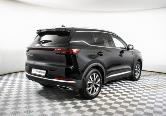 Подержанный автомобиль Chery Tiggo 7 Pro Max 2022 года (5 фото)