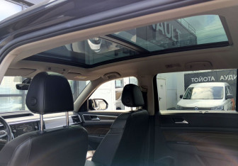 Подержанный автомобиль Volkswagen Teramont 2021 года (17 фото)
