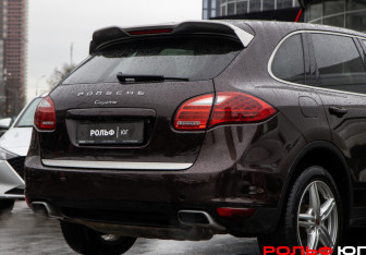 Подержанный автомобиль Porsche Cayenne 2014 года (24 фото)