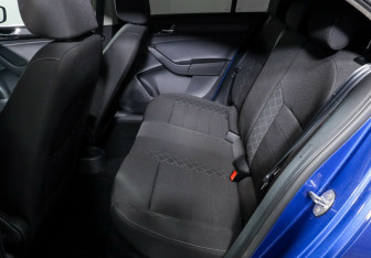 Подержанный автомобиль Skoda Rapid Liftback 2021 года (12 фото)