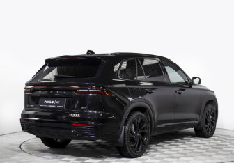 Подержанный автомобиль Geely Monjaro 2024 года (5 фото)