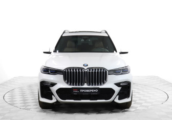 Подержанный автомобиль BMW X7 2020 года (2 фото)