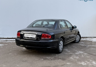 Подержанный автомобиль Hyundai Sonata 2008 года (5 фото)