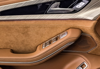 Подержанный автомобиль Hongqi H9 2023 года (19 фото)