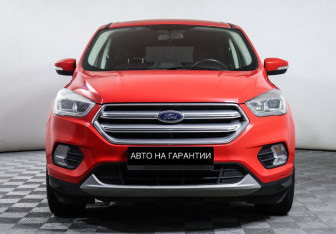 Подержанный автомобиль Ford Kuga 2018 года (2 фото)