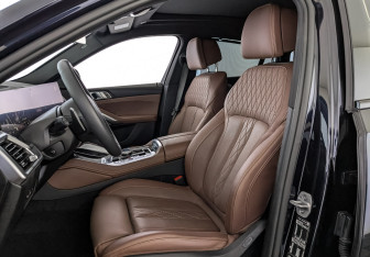 Подержанный автомобиль BMW X6 2025 года (20 фото)