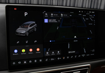 Подержанный автомобиль LiXiang L9 2023 года (21 фото)