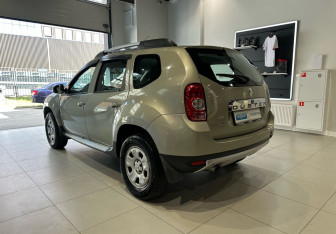 Подержанный автомобиль Renault Duster 2013 года (6 фото)