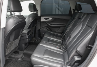 Подержанный автомобиль Audi Q7 2016 года (12 фото)
